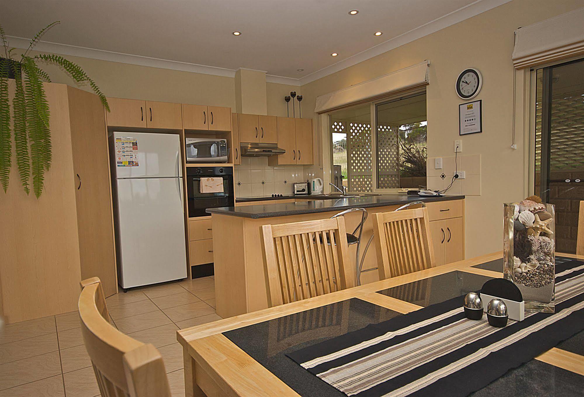 Searenity Holiday Accommodation Emu Bay Exteriör bild